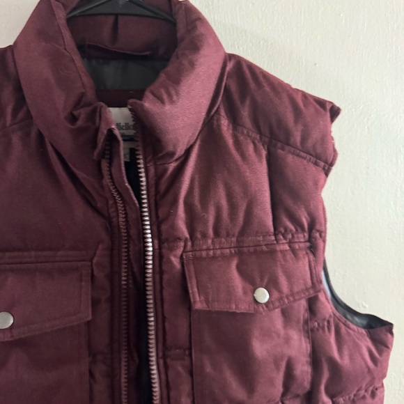 Goodfellow & Co Men's Maroon Quilted Vest - Picture 3 of 5